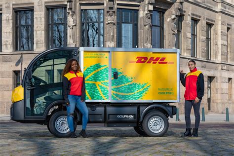 dhl parcel met compacte elektrobezorger naar binnensteden emerce