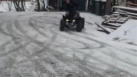 dumpertnl sneeuwpret met quad