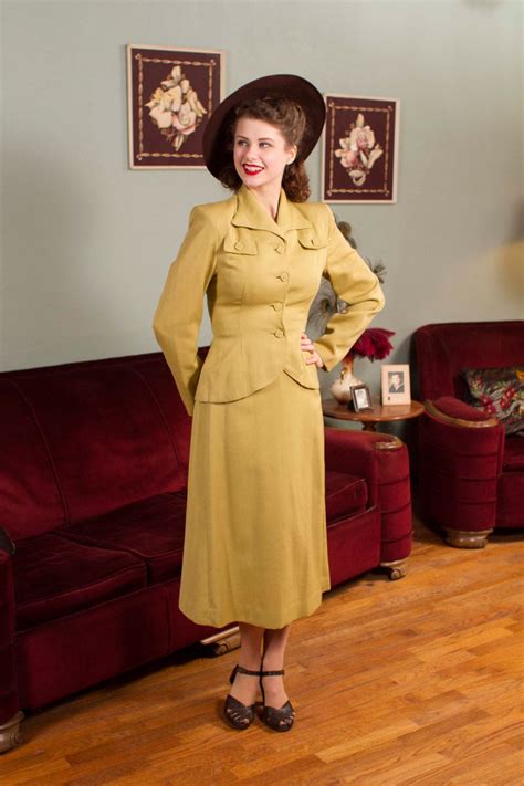 Pin By Sally Dent On Style Inspiration Vintage Suits Historical