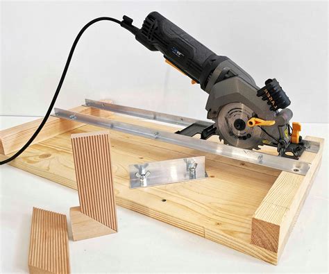 simple  circular  crosscut jig  router guide     steps