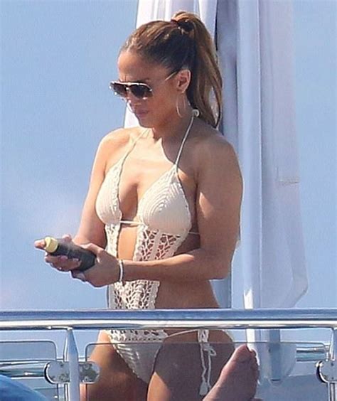 jennifer lopez paparazzi sexy bikini photos