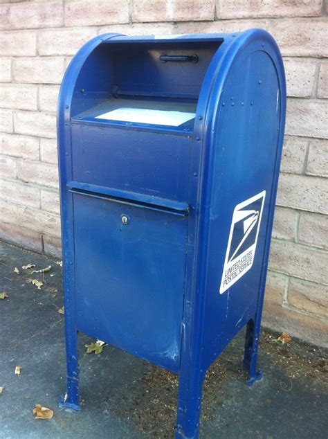 blue mailbox ballsqust
