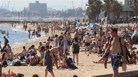 melbourne forecast record overnight temperatures run  heat mark hottest autumn start