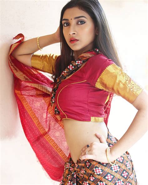 dharsha gupta hot navel show photos