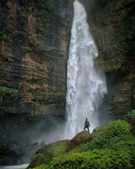 top hiking trails    waterfalls  stuffs guide