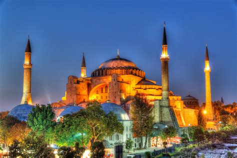 explore turkeys culture capital  istanbul stuns travellers  breathtaking architecture