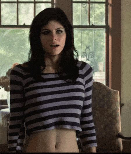 Alexandra Daddario Em S — Blog Os Profanos Humor E