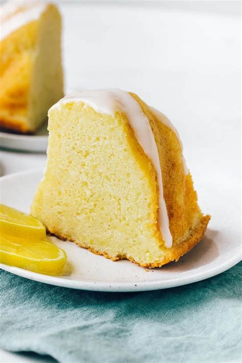 moist amazing lemon bundt cake easy pretty simple sweet