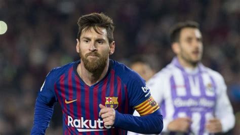 lionel messi scores and misses penalties in fc barcelona win penalty
