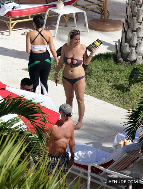 sonia bruganelli sexy relaxing near the beach in miami 04 01 2019