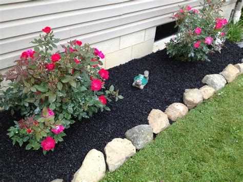 tips   black mulch  landscaping   mulch landscaping