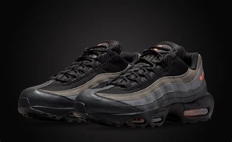 The Nike Air Max 95 Reflective Swooshes Black Picante Red Goes Loco