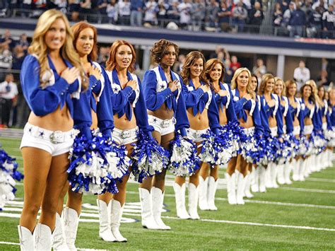 dallas cowboys rule  nfls  valuable team   straight year