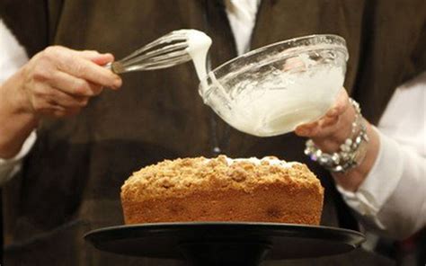 Martha Stewart Bakes Three Cakes Gets Sweet Response At Fabulous Food
