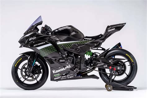kawasaki revealed  carbon fibre track version   ninja zx  drivemag riders