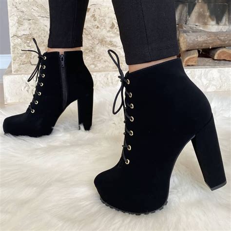 20 Beautiful Winter Ankle Boots For Women With Warm And Pretty Color