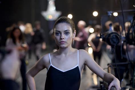 An Interview With The Black Swan — Mila Kunis Hope Lies