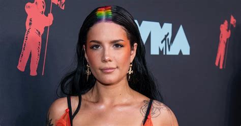 bisexual energy alert halsey doesn t know who she likes more on the