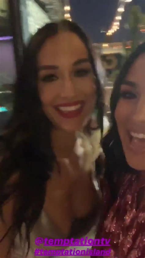 Nikki Bella Nipple Slip In Selfie With Brie Bella Porn 7e Xhamster