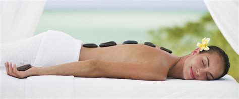 hot stone massage bhutan luxury spa como uma paro bhutan