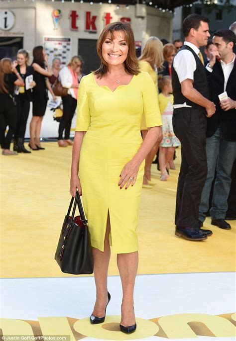 lorraine kelly brings along daughter rosie to minions world premiere in london daily mail online