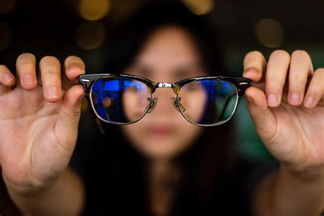 Does Wearing Eyeglasses Improve Eyesight Art