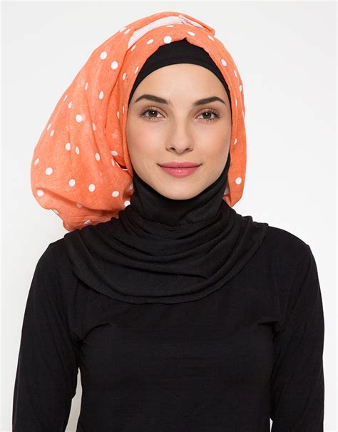trik memilih hijab  pas  wajah bulat ibu segala tau cinta
