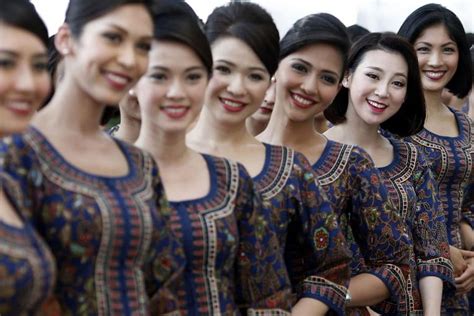 fly gosh singapore airlines cabin crewflight stewardess salary