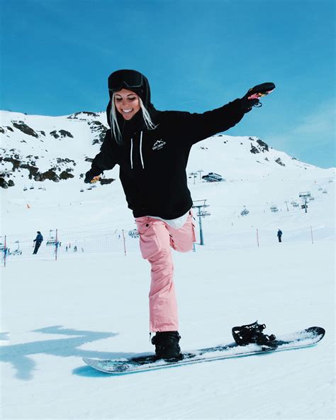 snowboard girl snowboarding women snowboarding outfit snowboard gear womens snowboarding