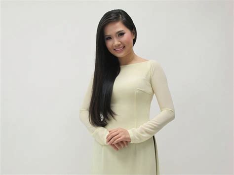 Pbn Singer Hoang Nhung Fashion Model High Neck Dress