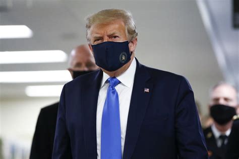 trump wears mask during visit to walter reed hospital