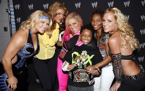 rosa mendes wwe female wrestler 2011 wwe superstars wwe