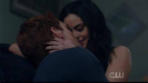 Riverdale Kissing Scenes Archie And Veronica Champion Tv Show