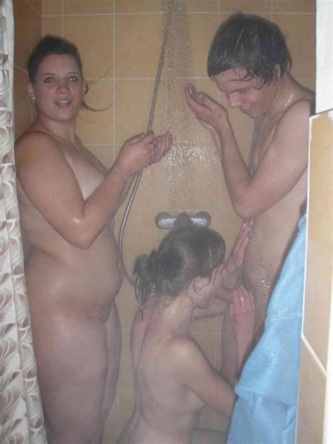 Pikileaks Amateur College Teens Shower Threesome Teen