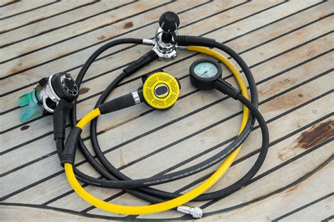 scuba regulator reviewed   includes buying guide