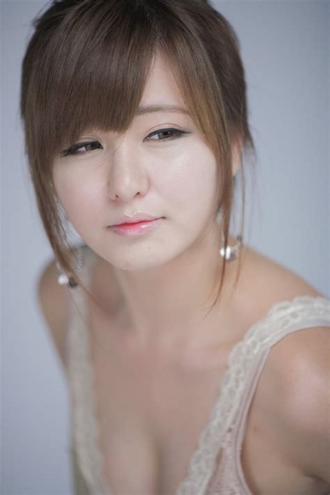 Ryu Ji Hye Picture
