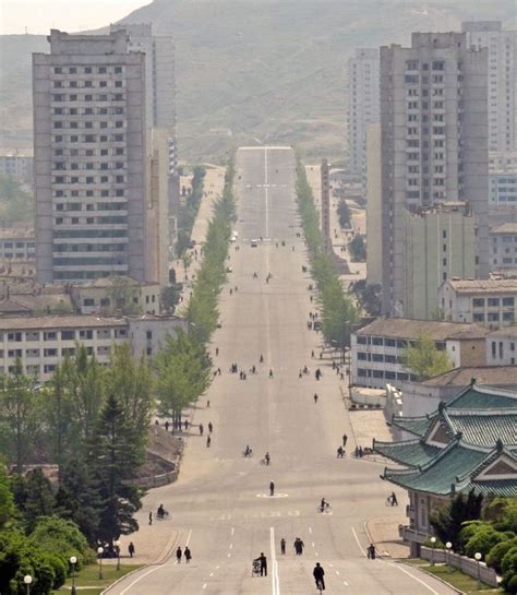 empty streets  north korea snapzucom