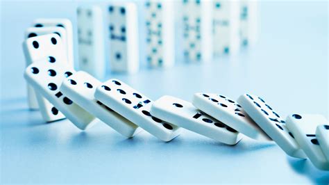 fast  row  dominoes topples depends  friction science news digital news