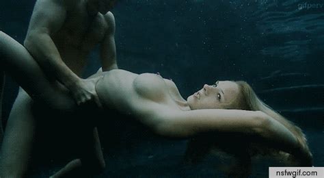 الحب تحت الماء