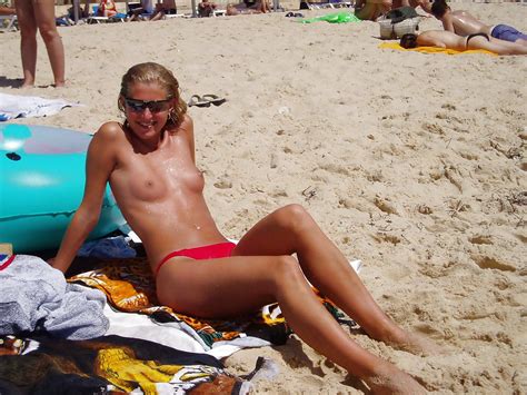 Gf Nude Topless Holiday Beach Incredible 19 Pics Xhamster