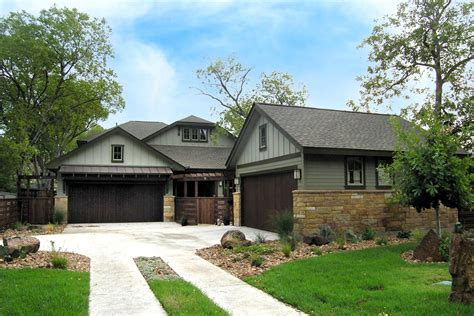 craftsman style duplex perfect   infill lot jhb architectural designs house plans