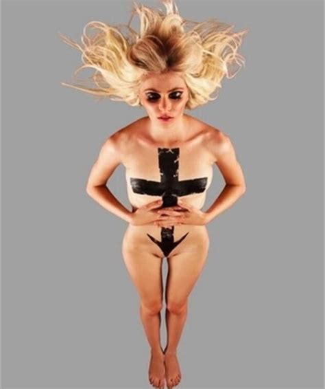 Taylor Momsen Naked In Body Paint For Her New Album