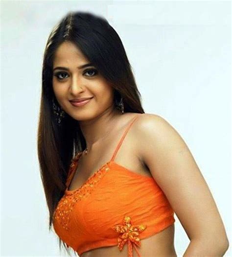 south actress anushka setty sweety profile anushka shetty latest hot images wallpapers