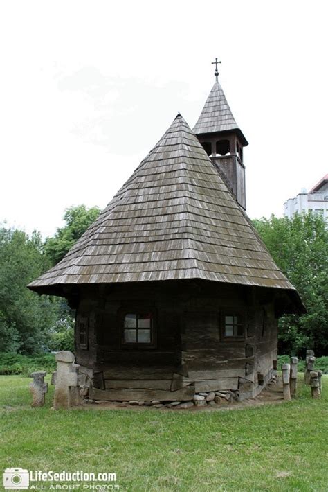 traditie  obiceiuri romanesti impresii bucuresti romania