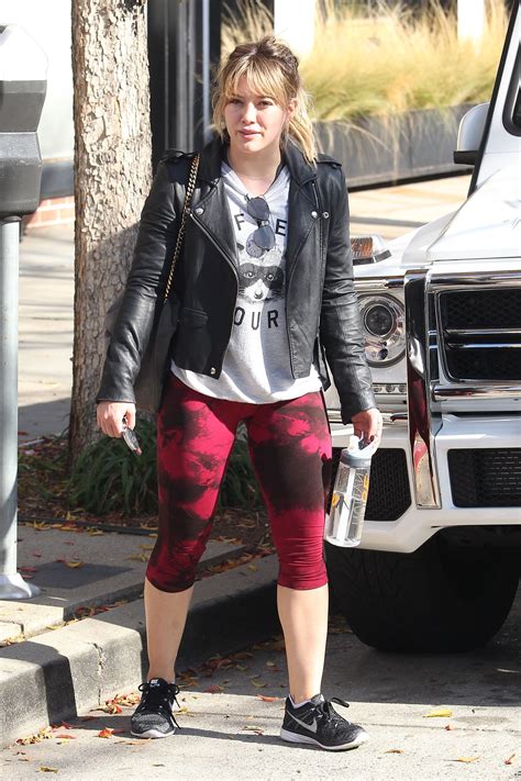 hilary duff hilary duff the duff casual chic outfit