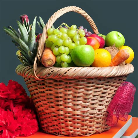 yummy fruit baskets gift hampers  christmas