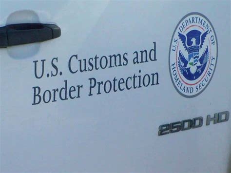 Fbi Border Patrol Officer Let Illegal Immigrants Into Us