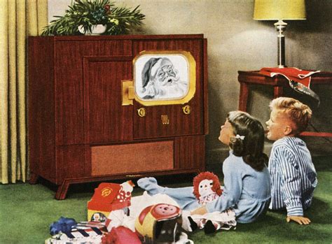 13 Vintage Photos Of People Losing Their Minds Over Television