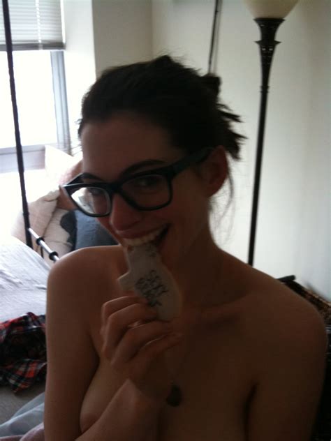 full icloud leak anne hathaway naked pics and videos new