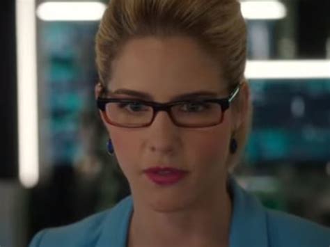 Felicity Is Back To Her Old Self In New ‘arrow’ Promo Complex
